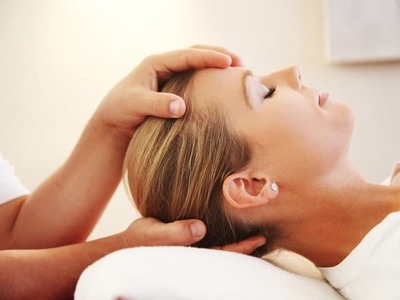 Manipulation ostéopathique du crâne